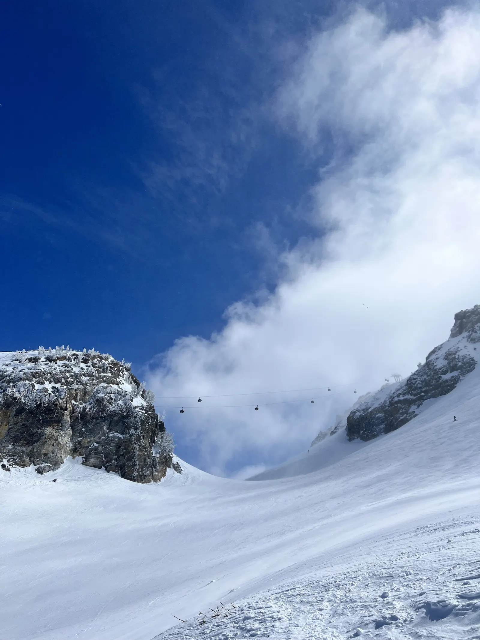 Snow blowing over Mammoth Mountain