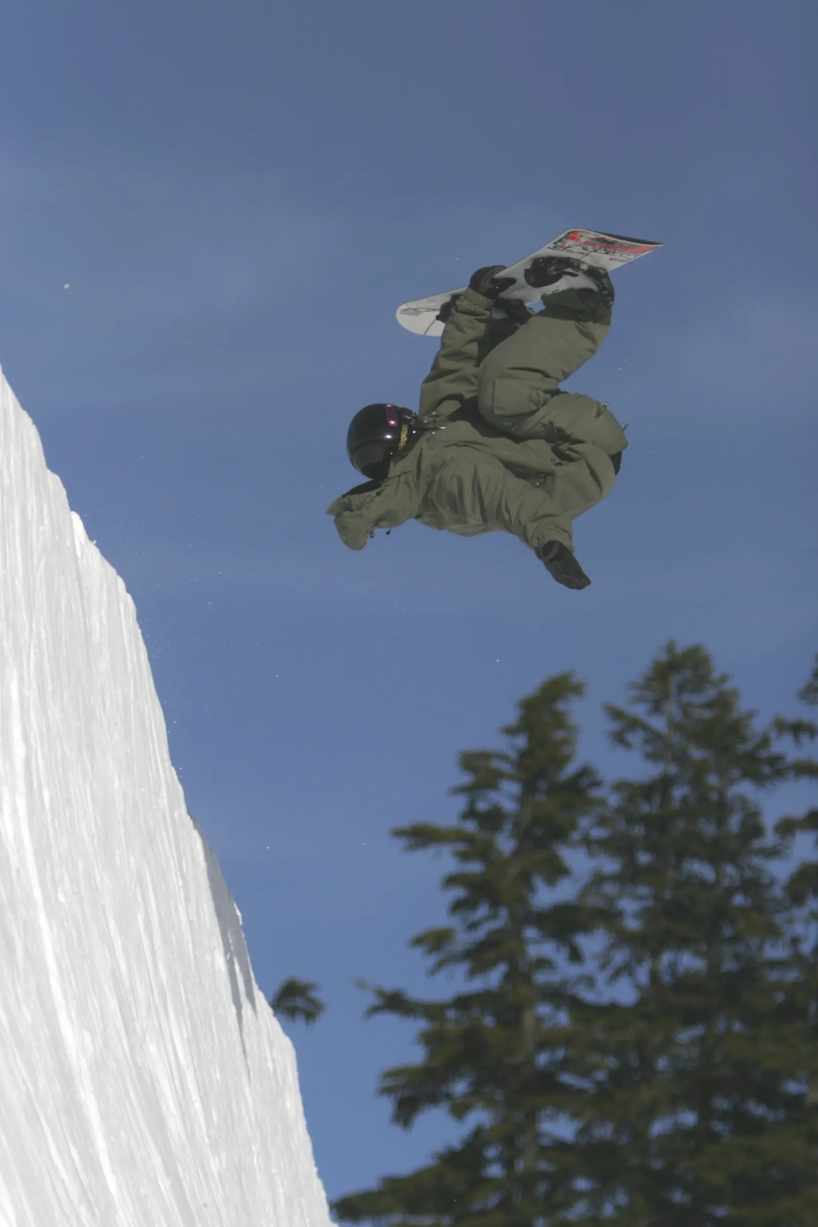 Snowboarder